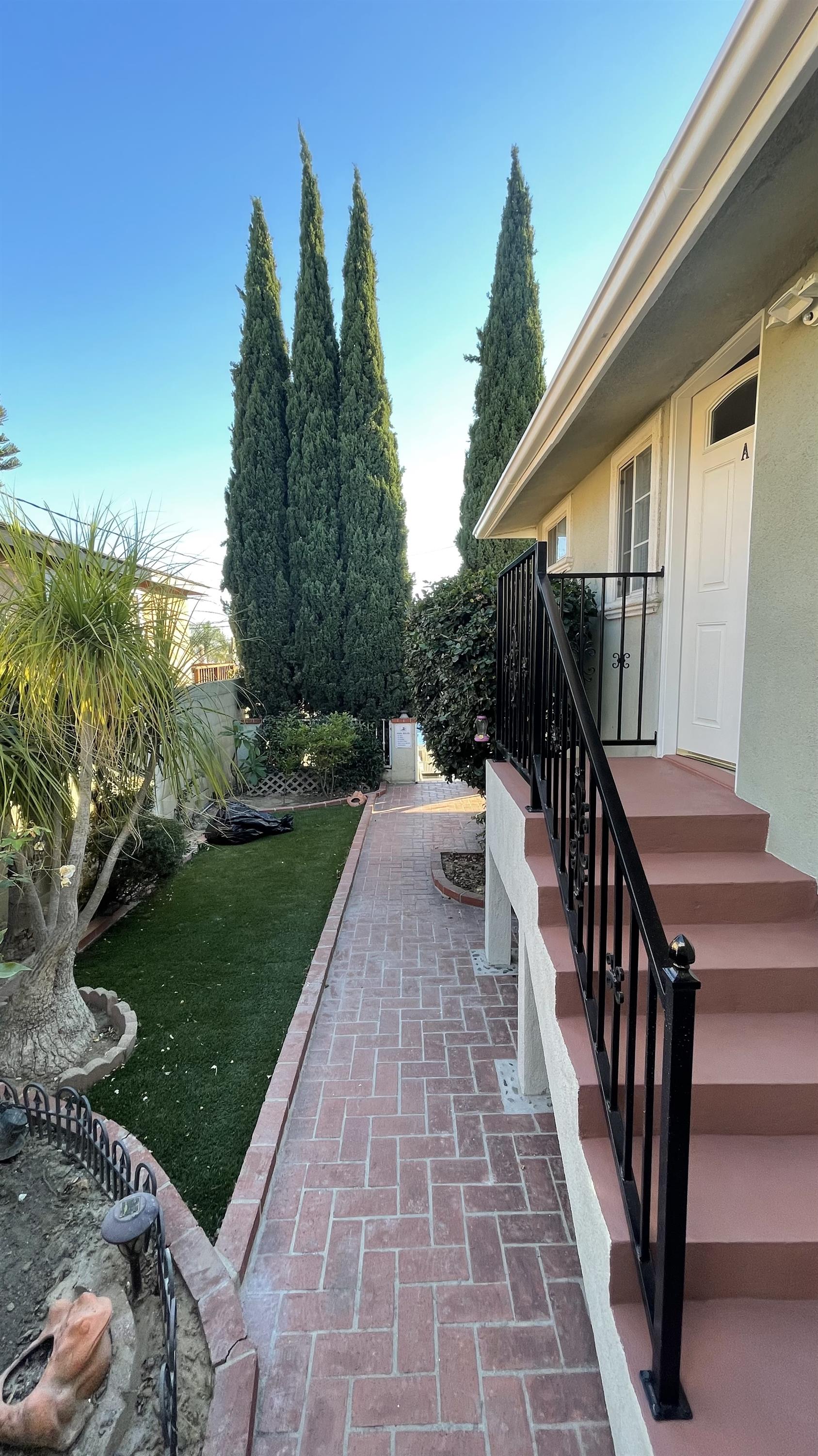 5138 West 141st Street - Studio A