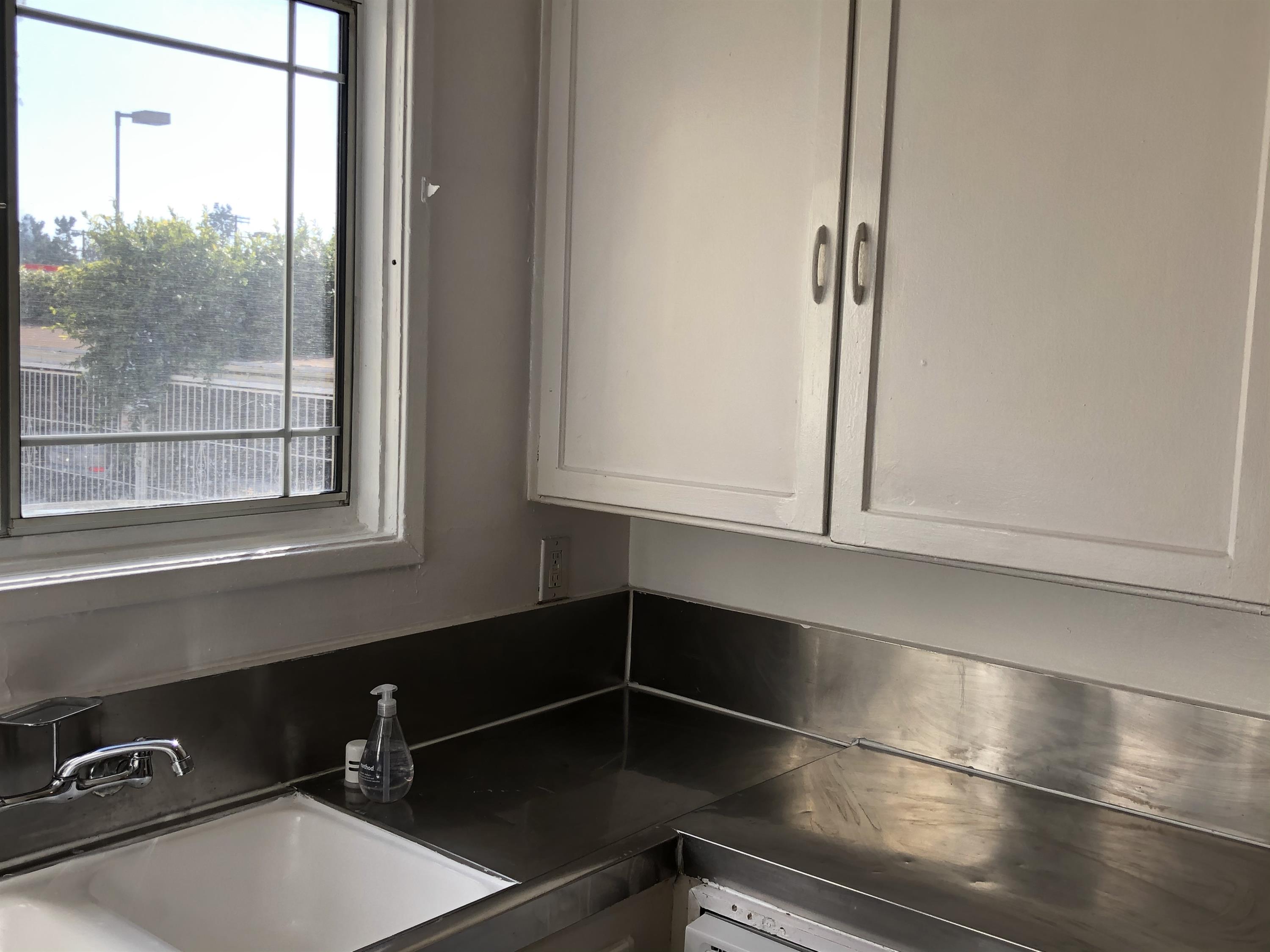 2453 Silver Lake Blvd.